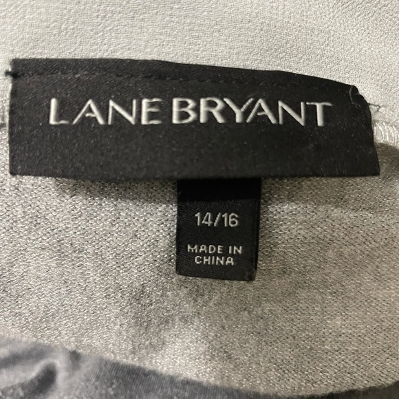 Lane Bryant women V-neck size 14/16 rayon with silk details on bottom - Picture 8 of 12